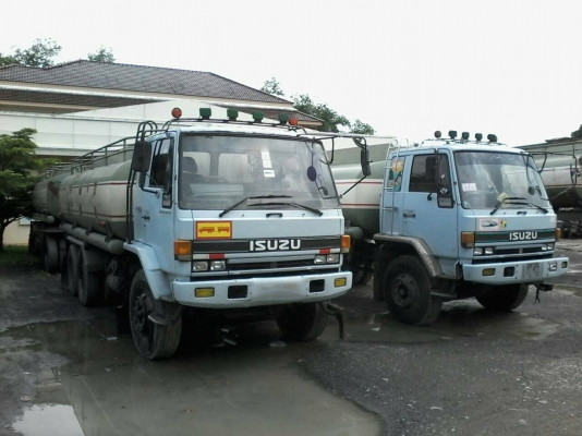 รถอีซูซุ 10 ล้อ บรรรทุกน้ำมัน / เปลื่ยนเครื่อง 230 แรงม้า. ปี 39.  ( ขาย แม่ , ลูก. )  ,  ( มี ขาย 2 คัน. )      สนใจติดต่อ  081 - 6079515