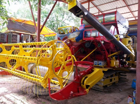 ขายรถเกี่ยวข้าว เกษตรพัฒนา ปี51 อุ้ม2.5ตัน เครื่อง195เทอร์โบ รถสวยสภาพดีมาก ช่วงล่างดี โซ่ดี ใบแท็คดี ปั้มดี พร้อมลุยงาน ราคา700,000 สนใจโทร 090-8588220คุณนะ 093-3258446คุณบิว หรือเข้าดูสินค้าอื่นๆได้ที่ www.narong2truck.com หรือ www.truck.in.th/498 หรือเ