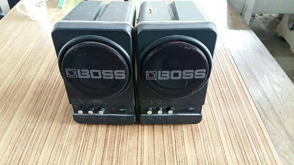 ลำโพง Boss สวยๆ คู่ 5,000 เท่านั้นครับ รีบมารับไปได้เลย