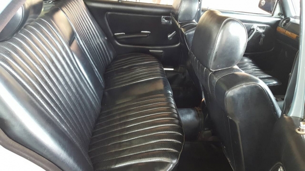 ขายรถ BENZ รุ่น 300 D