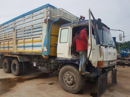 10ล้อ2เพาดั้มไอ้หลง FN526M เครื่อง6D17โบอินเตอร เกียรอีตัน เครื่องดีพร้อมไช้เอกสารพร้อมโอนง