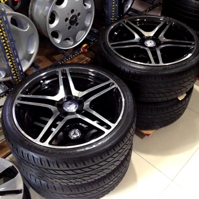 เทียบแท้ หน้า8.5 ET35 หลัง 9.5 ET38 ยางปี 2014 Maxtrex ไม่แตกไม่ร้าว สภาพสวยทั้งชุด ตจวส่งได้