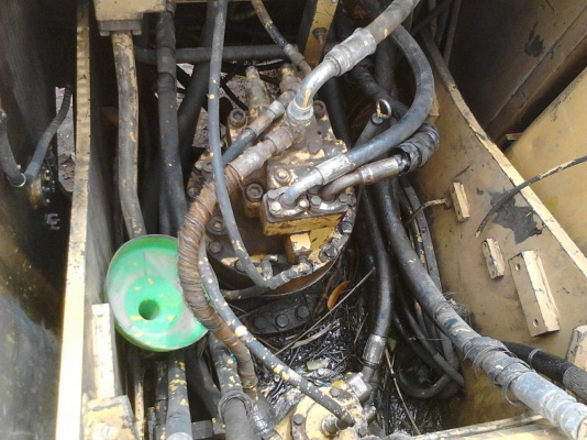 รถแบคโฮ  CAT  320B.    สนใจติดต่อ  081 - 6079515