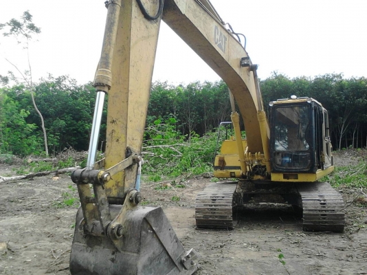 รถแบคโฮ  CAT  320B.    สนใจติดต่อ  081 - 6079515