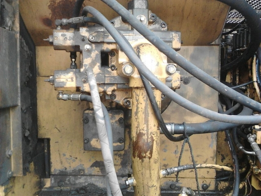 รถแบคโฮ  CAT  320B.    สนใจติดต่อ  081 - 6079515