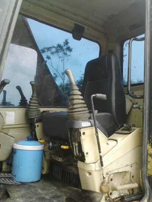 รถแบคโฮ  CAT  320B.    สนใจติดต่อ  081 - 6079515