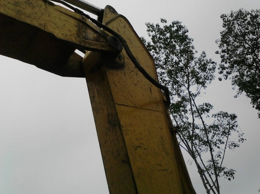 รถแบคโฮ  CAT  320B.    สนใจติดต่อ  081 - 6079515