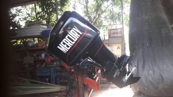 ขายเครื่องเมอร์คิวรี่250hp2จังหวะ พร้อมใช้งานต้องมาลองกับตัวครับจะติดเครื่องให้ดูติดง่ายเสียงเดินเงียบเดินเบา ขาย 125000 บาท ใครที่ชอบแรงๆตัวนี้เลย