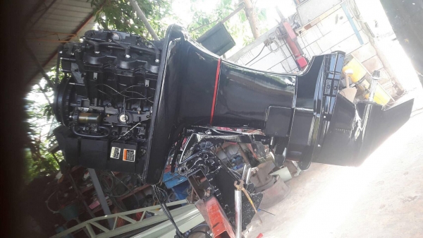 ขายเครื่องเมอร์คิวรี่250hp2จังหวะ พร้อมใช้งานต้องมาลองกับตัวครับจะติดเครื่องให้ดูติดง่ายเสียงเดินเงียบเดินเบา ขาย 125000 บาท ใครที่ชอบแรงๆตัวนี้เลย