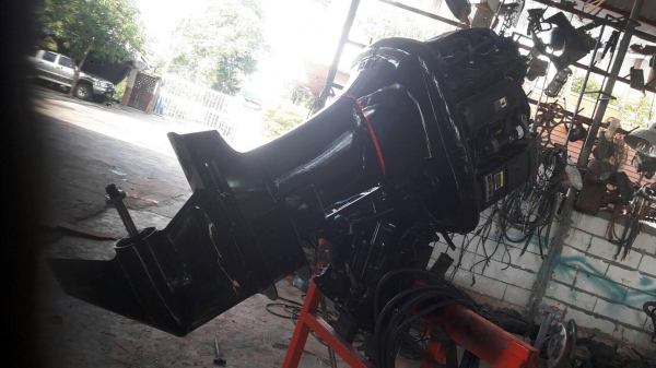 ขายเครื่องเมอร์คิวรี่250hp2จังหวะ พร้อมใช้งานต้องมาลองกับตัวครับจะติดเครื่องให้ดูติดง่ายเสียงเดินเงียบเดินเบา ขาย 125000 บาท ใครที่ชอบแรงๆตัวนี้เลย