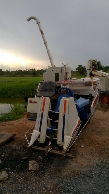 รถเกี่ยวข้าว ISEKI 17.7แรง เก่าญีปุ่น ทำงานแค่ 370 ชั่วโมง รถเกี่ยวข้าว ISEKI 17.7แรง เก่าญีปุ่น ทำงานแค่ 370 ชั่วโมง