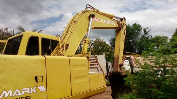 ขาย 575,000 KOBELCO sk 200-3 เครื่องดี ปั้มแรง ไฟฟ้าตัด รถสวยพร้อมใช้ 090-772-3710 090-772-3708
