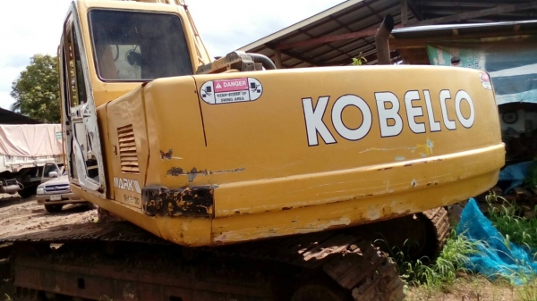 ขาย 575,000 KOBELCO sk 200-3 เครื่องดี ปั้มแรง ไฟฟ้าตัด รถสวยพร้อมใช้ 090-772-3710 090-772-3708