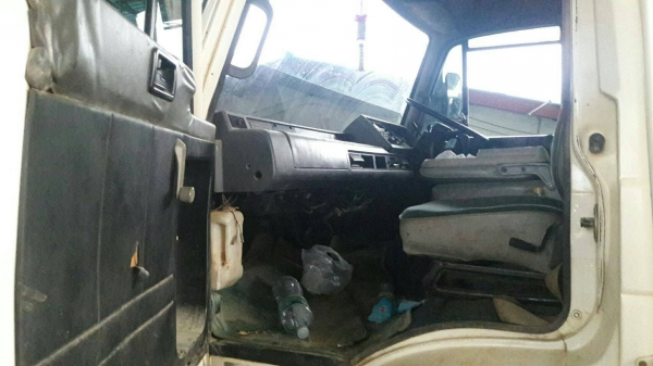 ขาย10ล้อนิสสันUD 2เพลาดั้ม