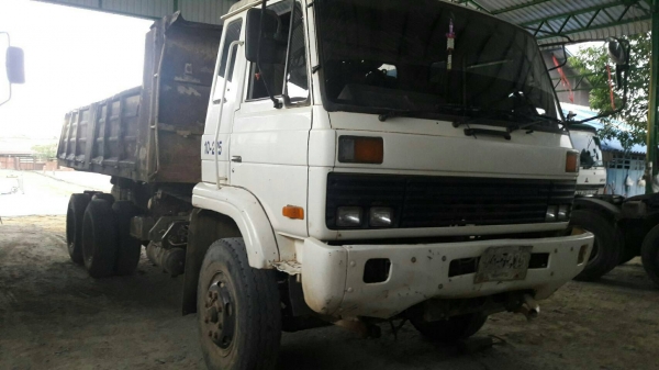 ขาย10ล้อนิสสันUD 2เพลาดั้ม