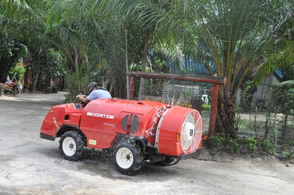 (ลดกระหน่ำ)ขายรถพ่นยา-ฉีดยาKIORITZ500ลิตร 3สูบแรงสะใจ ดีเซล มีเกียร์ขับเคลื่อน4WDล้อ สภาพสวยเดิมญี่ปุ่น อะเนคประสงค์ 85,000เท่านั้น!!