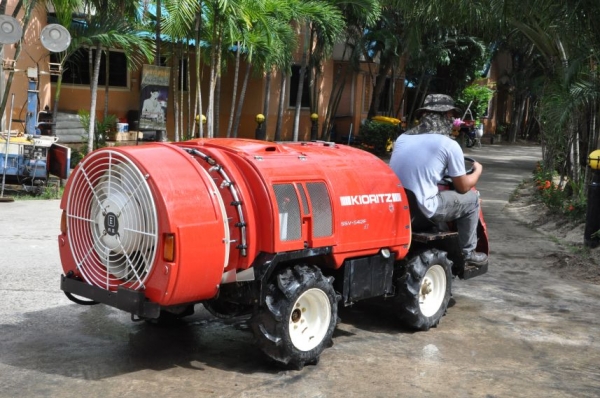 (ลดกระหน่ำ)ขายรถพ่นยา-ฉีดยาKIORITZ500ลิตร 3สูบแรงสะใจ ดีเซล มีเกียร์ขับเคลื่อน4WDล้อ สภาพสวยเดิมญี่ปุ่น อะเนคประสงค์ 85,000เท่านั้น!!