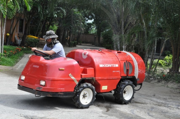 (ลดกระหน่ำ)ขายรถพ่นยา-ฉีดยาKIORITZ500ลิตร 3สูบแรงสะใจ ดีเซล มีเกียร์ขับเคลื่อน4WDล้อ สภาพสวยเดิมญี่ปุ่น อะเนคประสงค์ 85,000เท่านั้น!!