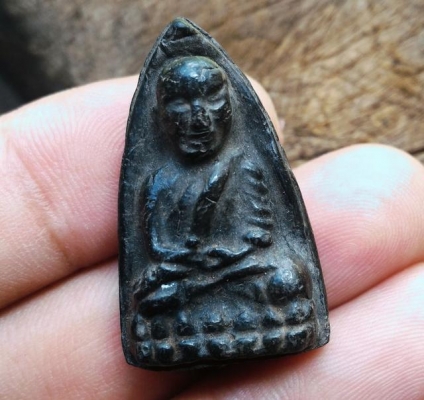 หลวงปู่ทวดT01 เนื้อว่านพิมพ์เตารีด หลังวัดช้างไห้ พระบ้านพระหิ้ง