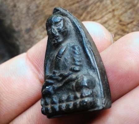 หลวงปู่ทวดT01 เนื้อว่านพิมพ์เตารีด หลังวัดช้างไห้ พระบ้านพระหิ้ง