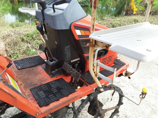 ขายรถดำนา 4 แถว มิชูบิชิ นั่งขับสภาพพร้อมใช้งานเก่านอกราคา 35,000บาท