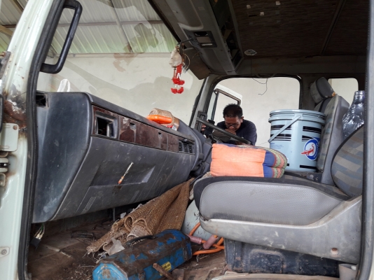 ขายรถเทนเลอรHINOFM3Mเครือง240แรงปี39ลากแบคโฮ200