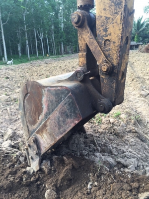 ขายรถแบคโฮ CATERPILLAR E120B เครื่อง 6D14 แอร์เย็น รถสมบูรณ์มาก สนใจโทร 081-970-1072