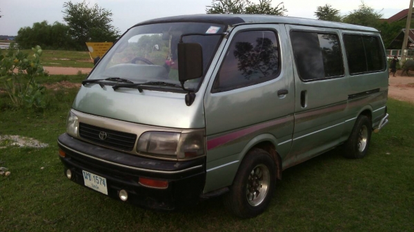 TOYOTA HIACE พร้อมใช้