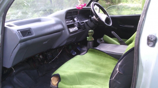 TOYOTA HIACE พร้อมใช้ TOYOTA HIACE พร้อมใช้