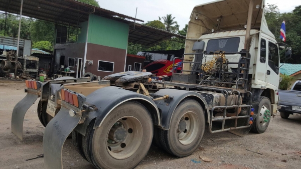 ขายรถบรรทุก 10 ล้อหัวลาก  ISUZU DECA 270 แรงม้าปี 2549 ราคา 1350000