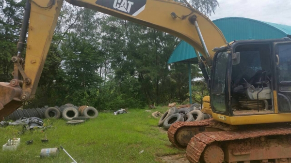 ขาย 1,450,000 CAT 320 D  เครื่องดี ปั้มแรง ไฟฟ้าครบ เอวแน่น โซ่อ่อน รอนเลอร์แตก 5 ลูก เอกสารใบแจ้งจำหน่าย 090-772-3710 090-772-3708