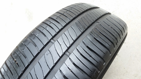 ขายยาง185/60/15 ปี 1715  MICHERLIN  XM2 4 เส้น