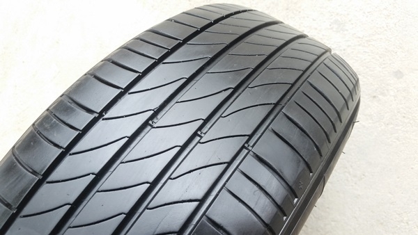 ขายยาง205/65/15 ปี 3715 MICHERLIN 3ST 4 เส้น ขายยาง205/65/15 ปี 3715 MICHERLIN 3ST 4 เส้น