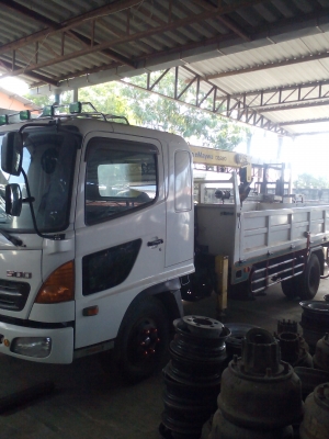 ขายรถฮีโน่ เมก้า ติดเครนกะบะยาว 6เมตร ขายรถฮีโน่ เมก้า ติดเครนกะบะยาว 6เมตร