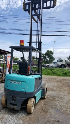 โฟล๊คลิฟ TOYOTA รุ่น 6  2.5 TON