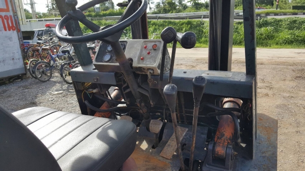 โฟล๊คลิฟ THILIFT 3 ตัน  สูง 3 เมตร เครื่อง ISUZU C240 ดีเซล