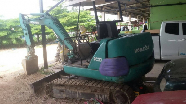 Komatsu 30 -7 พร้อมหัวเจาะ