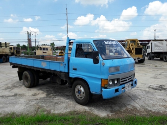 6 ล้อ กระบะคาร์โก้ พื้นเหล็ก ยี่ห้อ ISUZU รุ่น KS   เครื่อง 4BB1 4 สูบ 100 แรง
