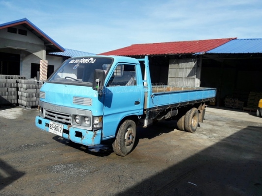 6 ล้อ กระบะคาร์โก้ พื้นเหล็ก ยี่ห้อ ISUZU รุ่น KS   เครื่อง 4BB1 4 สูบ 100 แรง