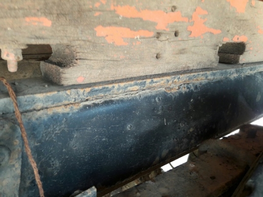 6 ล้อ กระบะคาร์โก้ พื้นเหล็ก ยี่ห้อ ISUZU รุ่น KS   เครื่อง 4BB1 4 สูบ 100 แรง