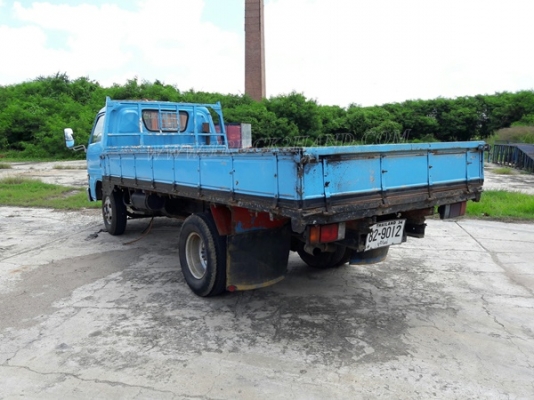6 ล้อ กระบะคาร์โก้ พื้นเหล็ก ยี่ห้อ ISUZU รุ่น KS   เครื่อง 4BB1 4 สูบ 100 แรง