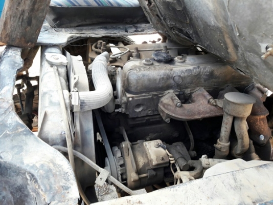 6 ล้อ กระบะคาร์โก้ พื้นเหล็ก ยี่ห้อ ISUZU รุ่น KS   เครื่อง 4BB1 4 สูบ 100 แรง