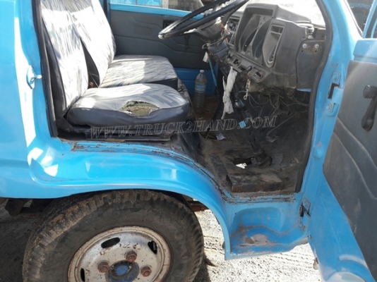 6 ล้อ กระบะคาร์โก้ พื้นเหล็ก ยี่ห้อ ISUZU รุ่น KS   เครื่อง 4BB1 4 สูบ 100 แรง