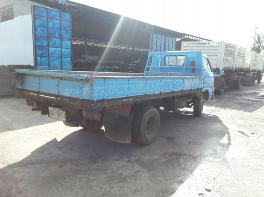 6 ล้อ กระบะคาร์โก้ พื้นเหล็ก ยี่ห้อ ISUZU รุ่น KS   เครื่อง 4BB1 4 สูบ 100 แรง