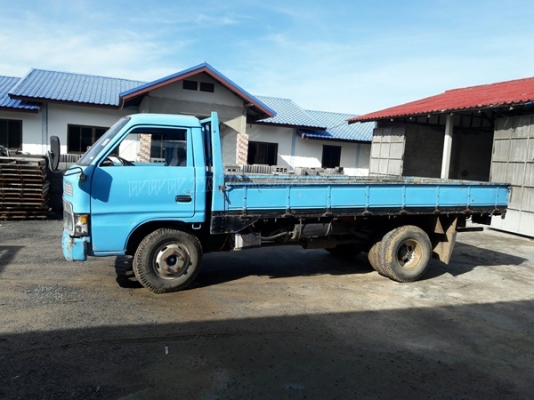 6 ล้อ กระบะคาร์โก้ พื้นเหล็ก ยี่ห้อ ISUZU รุ่น KS   เครื่อง 4BB1 4 สูบ 100 แรง