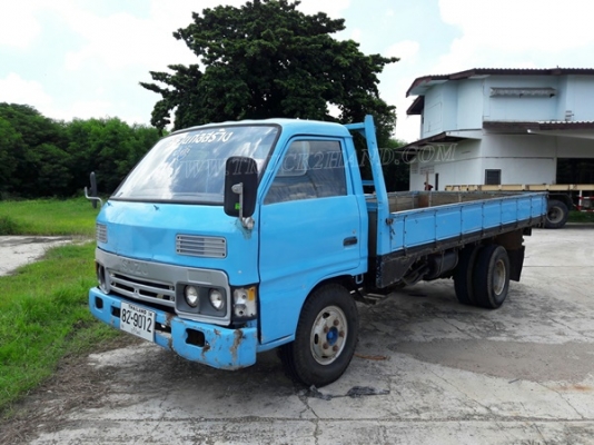 6 ล้อ กระบะคาร์โก้ พื้นเหล็ก ยี่ห้อ ISUZU รุ่น KS   เครื่อง 4BB1 4 สูบ 100 แรง