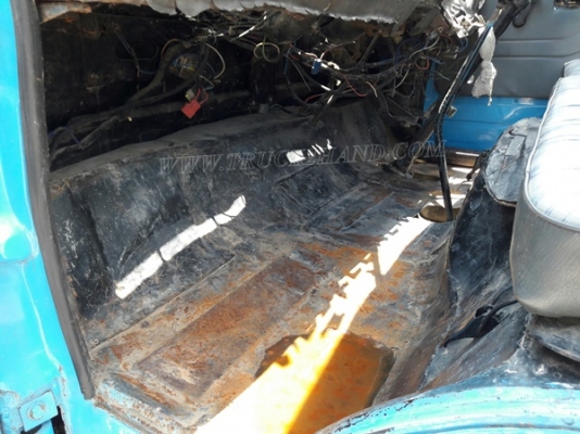 6 ล้อ กระบะคาร์โก้ พื้นเหล็ก ยี่ห้อ ISUZU รุ่น KS   เครื่อง 4BB1 4 สูบ 100 แรง