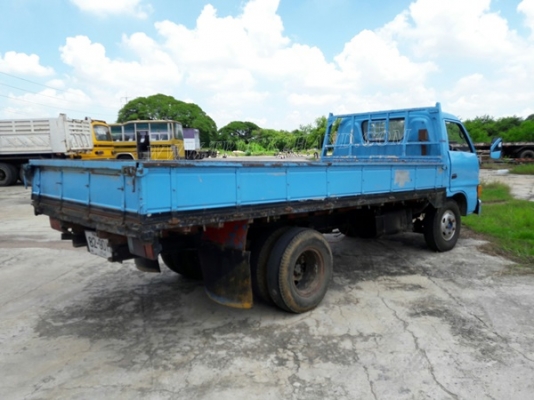 6 ล้อ กระบะคาร์โก้ พื้นเหล็ก ยี่ห้อ ISUZU รุ่น KS   เครื่อง 4BB1 4 สูบ 100 แรง