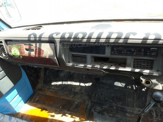 6 ล้อ กระบะคาร์โก้ พื้นเหล็ก ยี่ห้อ ISUZU รุ่น KS   เครื่อง 4BB1 4 สูบ 100 แรง