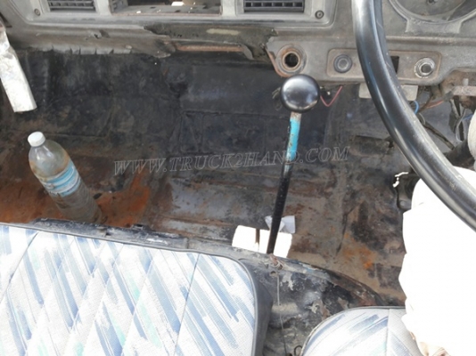 6 ล้อ กระบะคาร์โก้ พื้นเหล็ก ยี่ห้อ ISUZU รุ่น KS   เครื่อง 4BB1 4 สูบ 100 แรง